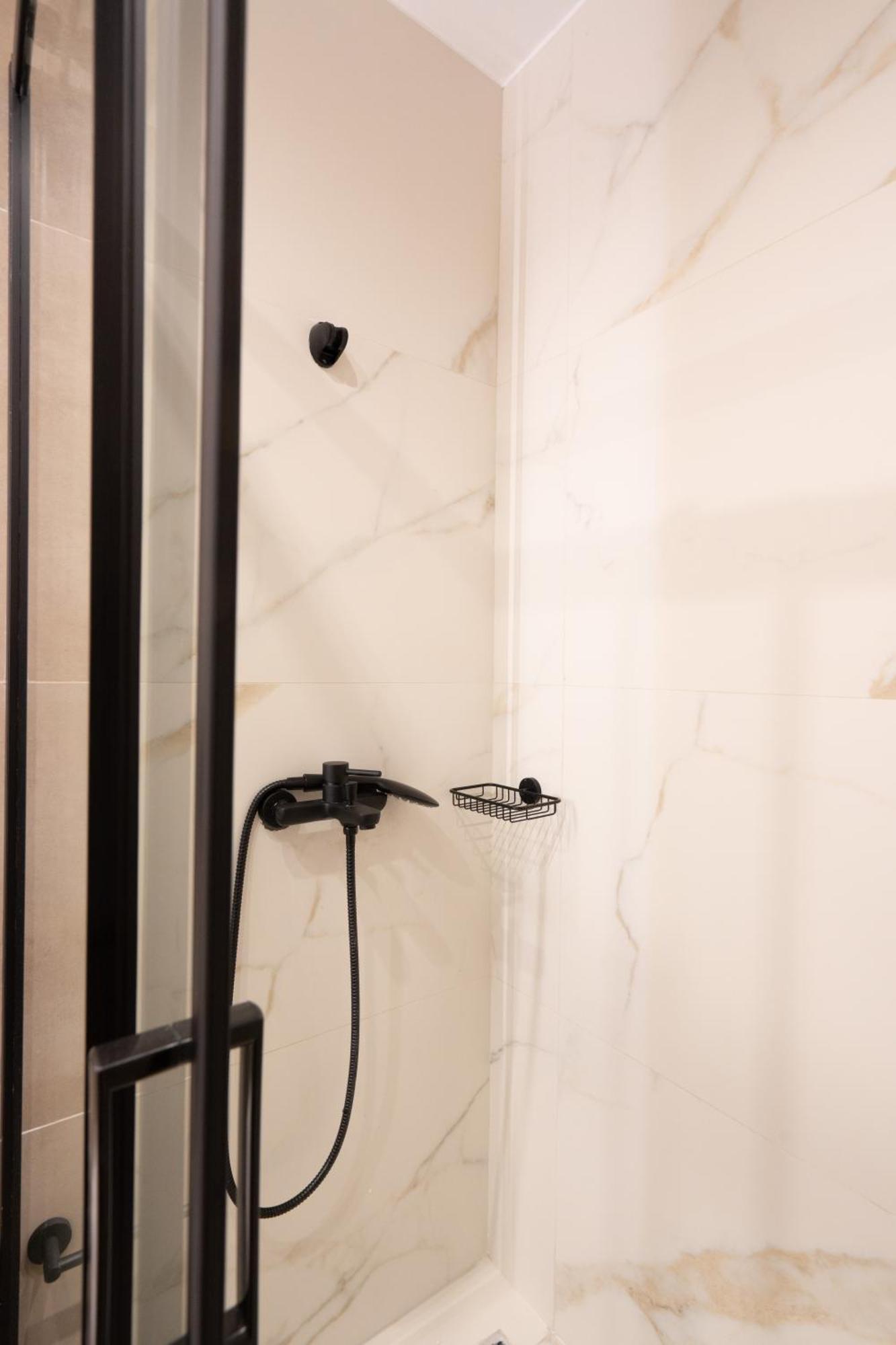 Luxury 4 Bedrooms Apartment Near Flisvos Marina Pireusz Kültér fotó