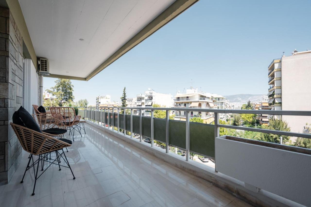 Luxury 4 Bedrooms Apartment Near Flisvos Marina Pireusz Kültér fotó