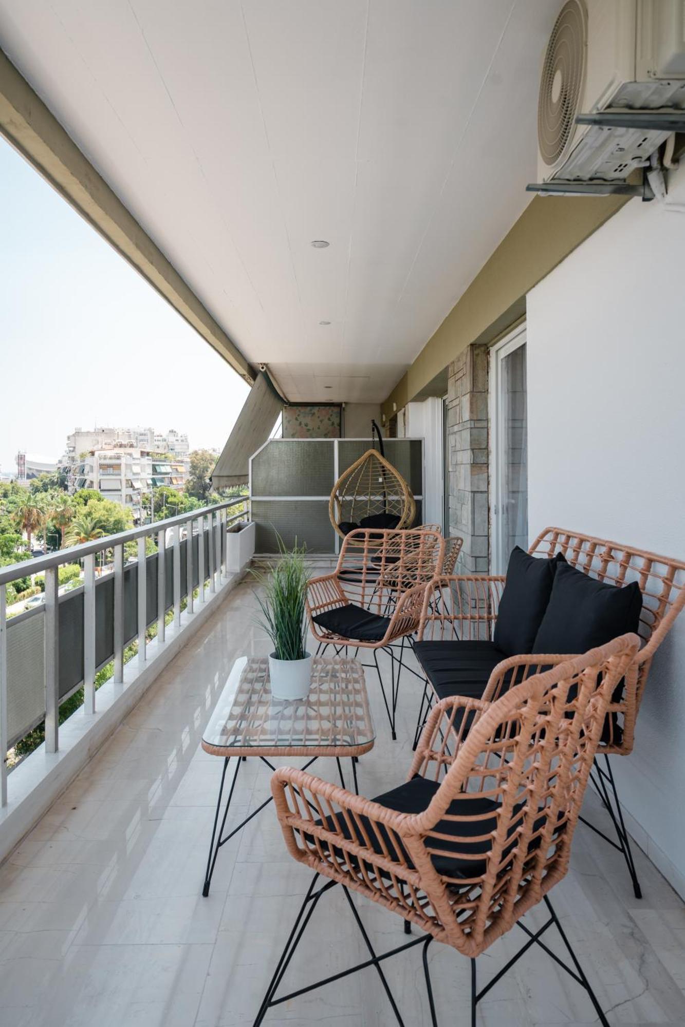 Luxury 4 Bedrooms Apartment Near Flisvos Marina Pireusz Kültér fotó