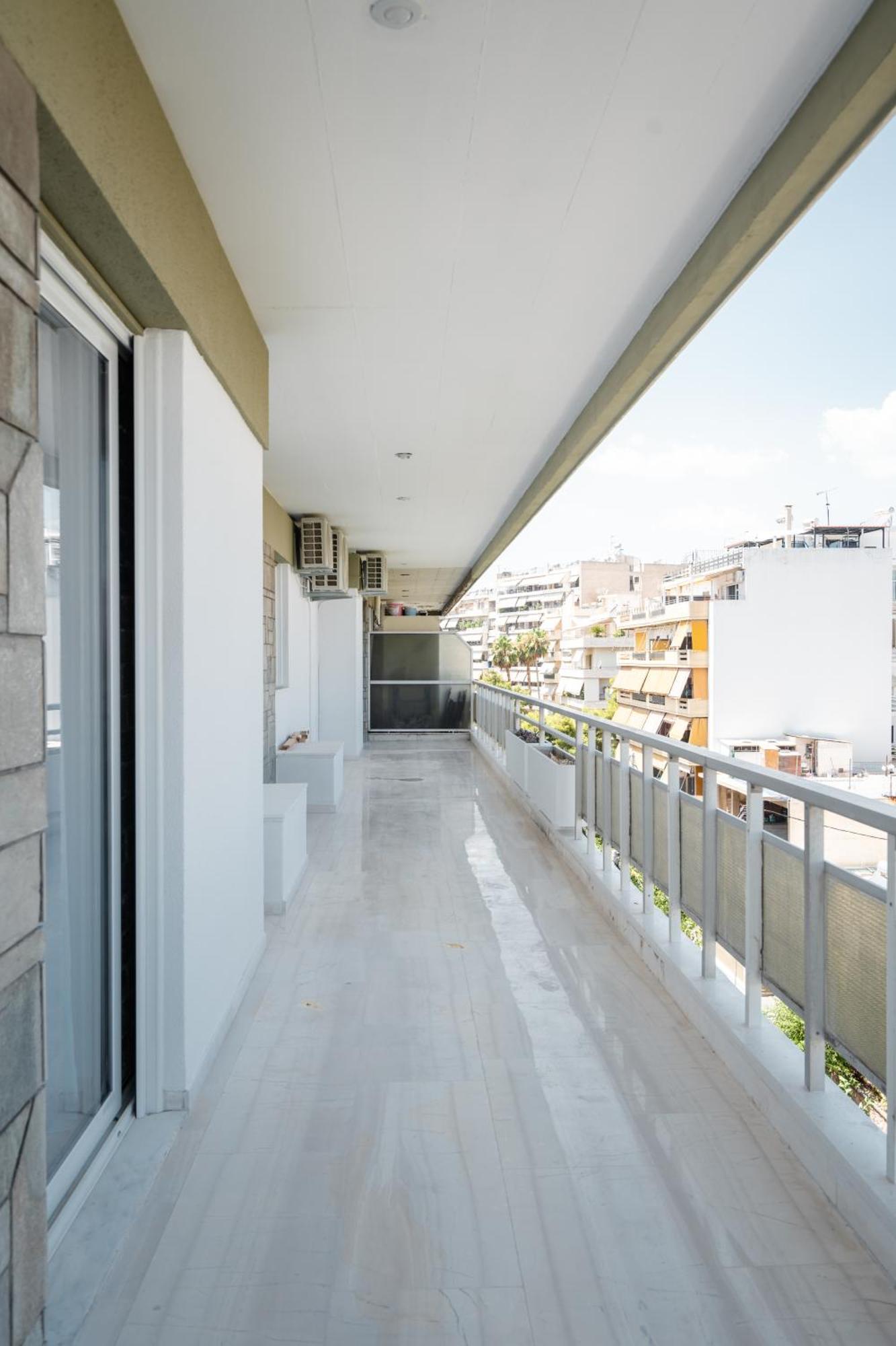 Luxury 4 Bedrooms Apartment Near Flisvos Marina Pireusz Kültér fotó